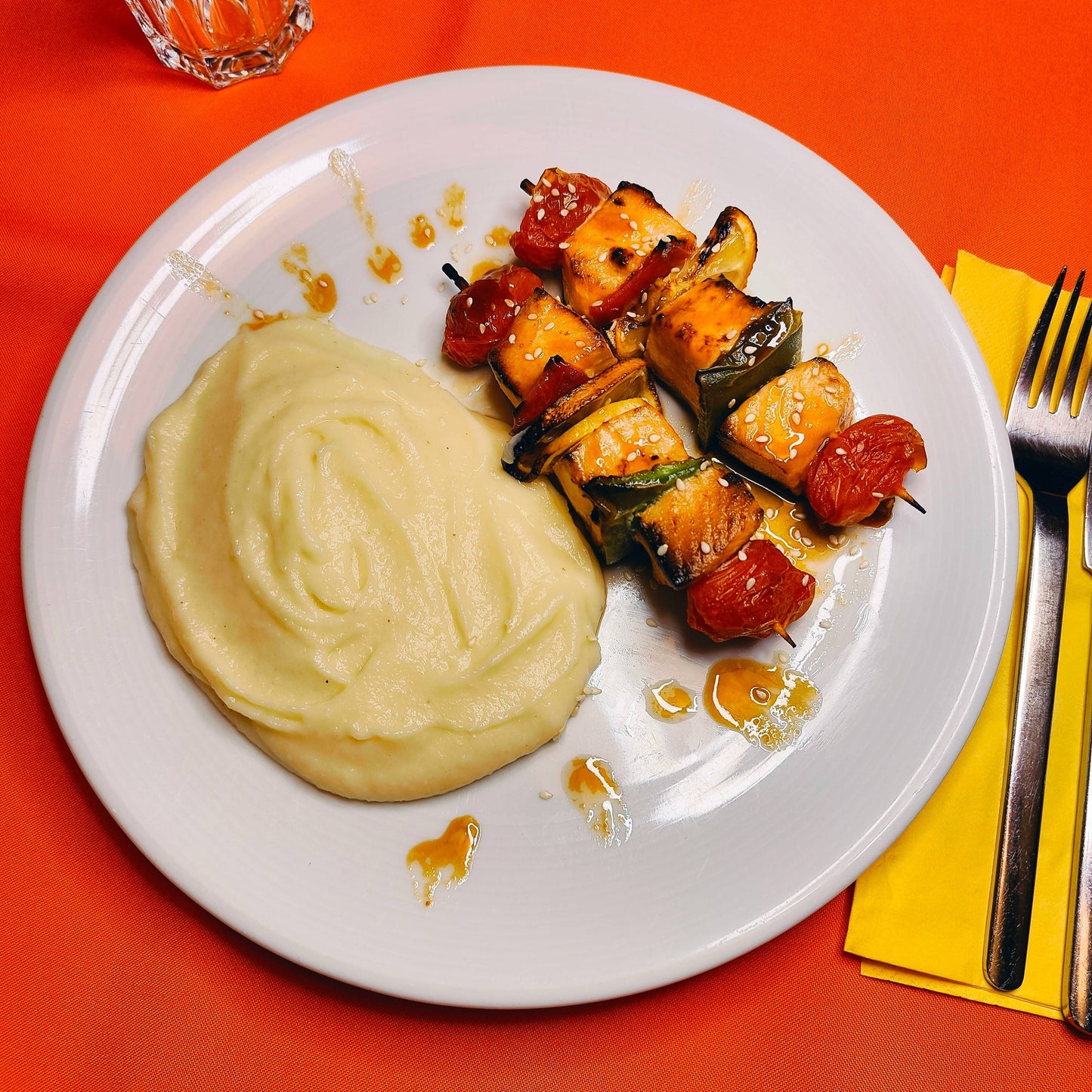 Espetadas de Salmão com Puré Leve