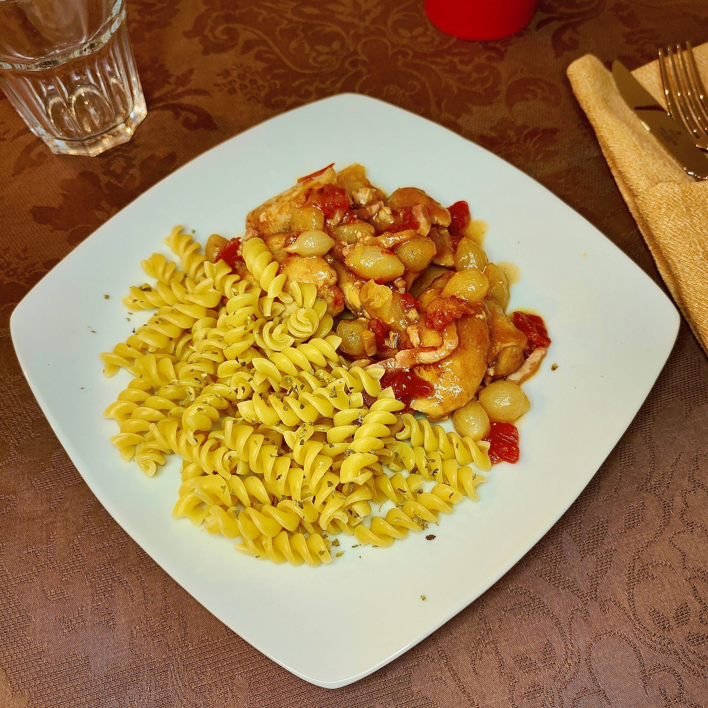 Frango Estufado com Fusilli